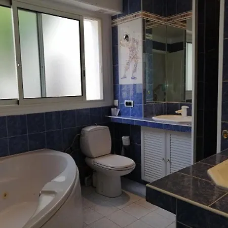 Maison Mitoyenne Avec Piscine Appartement