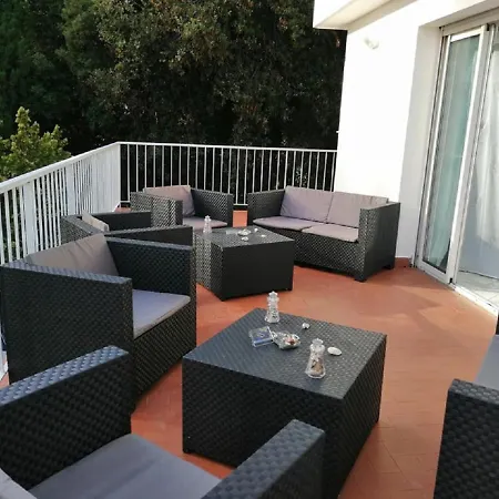 Maison Mitoyenne Avec Piscine Appartement *